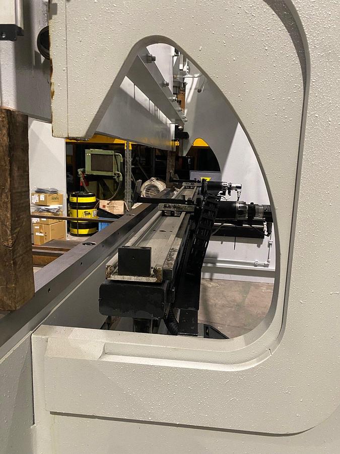 Used HYDRAULIC PRESS BRAKE BRAND IMAL MOD 85\33