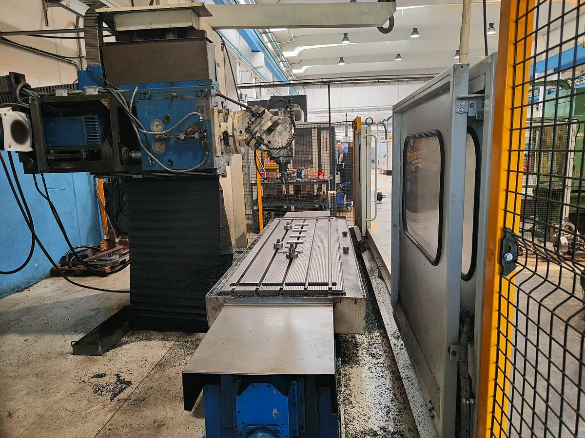 Used INDUMA CNC MILLING MACHINE
