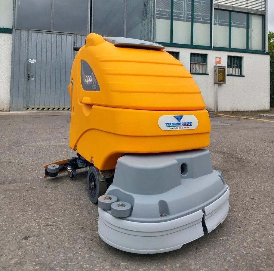 Refurbished REVISIONED OPAL 66 FLOOR SCRUBBER