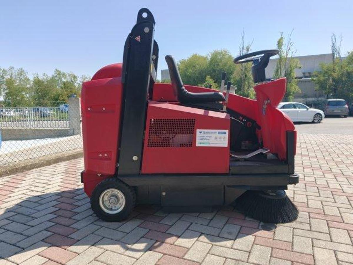Refurbished REMANUFACTURED INDUSTRIAL SWEEPER RCM e TOP 36V