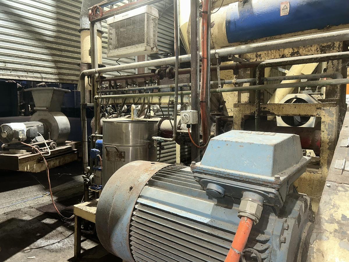 Used Complete dry petfood manufacturing plant