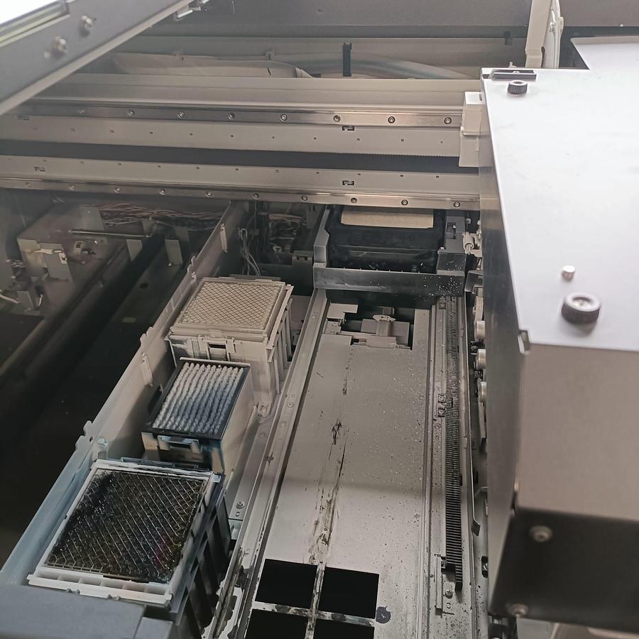 Used Epson SureColor SC-F2100 DTG Printer – Direct-to-Garment Textile Printing Machine