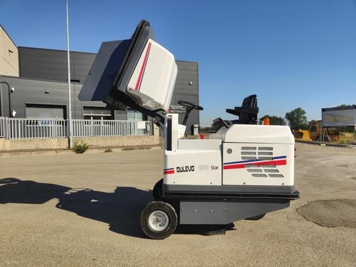 Refurbished 2016 INDUSTRIAL FLOOR SCRUBBER DULEVO 1300 EH REVISED