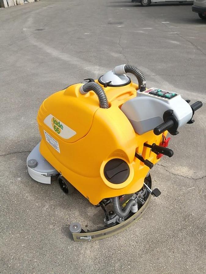 Refurbished 2021 INDUSTRIAL FLOOR SCRUBBER REVISED JADE 66