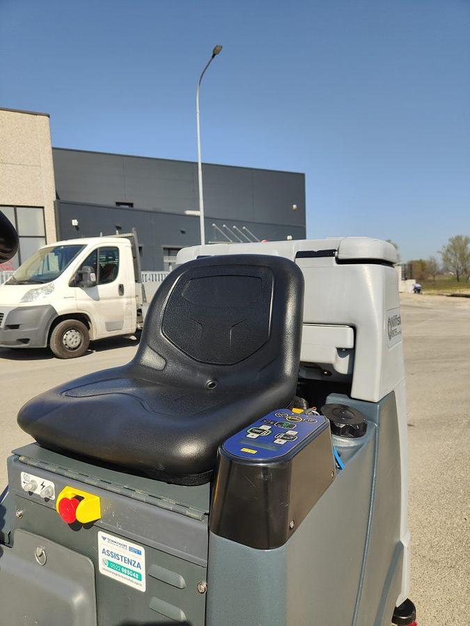 Used 2021 FLOOR SCRUBBER SWEEPER NILFISK BR 755C