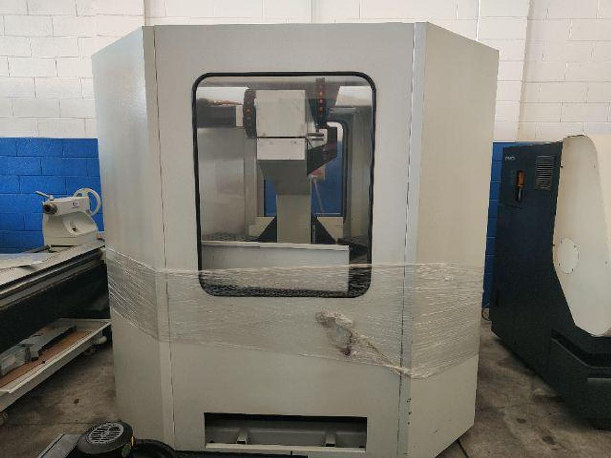 Used DOOSAN VERTICAL CENTER Mod. VC 630/5AX