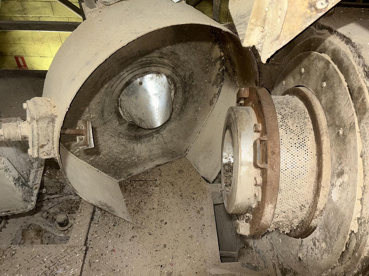 Used Complete dry petfood manufacturing plant