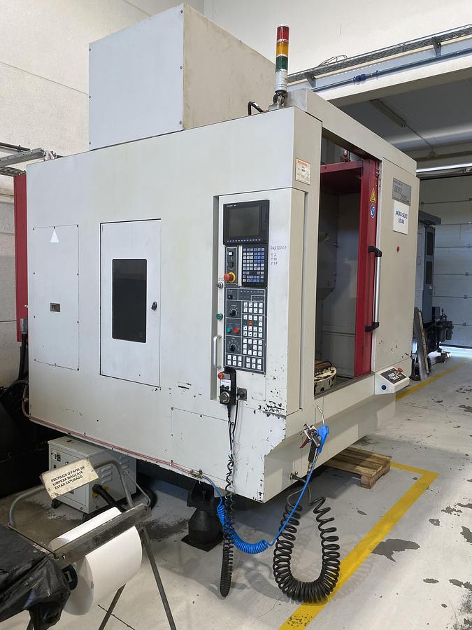 Used 2013 Akira Seiki Machining center RMV700APC (auto pallet changer)