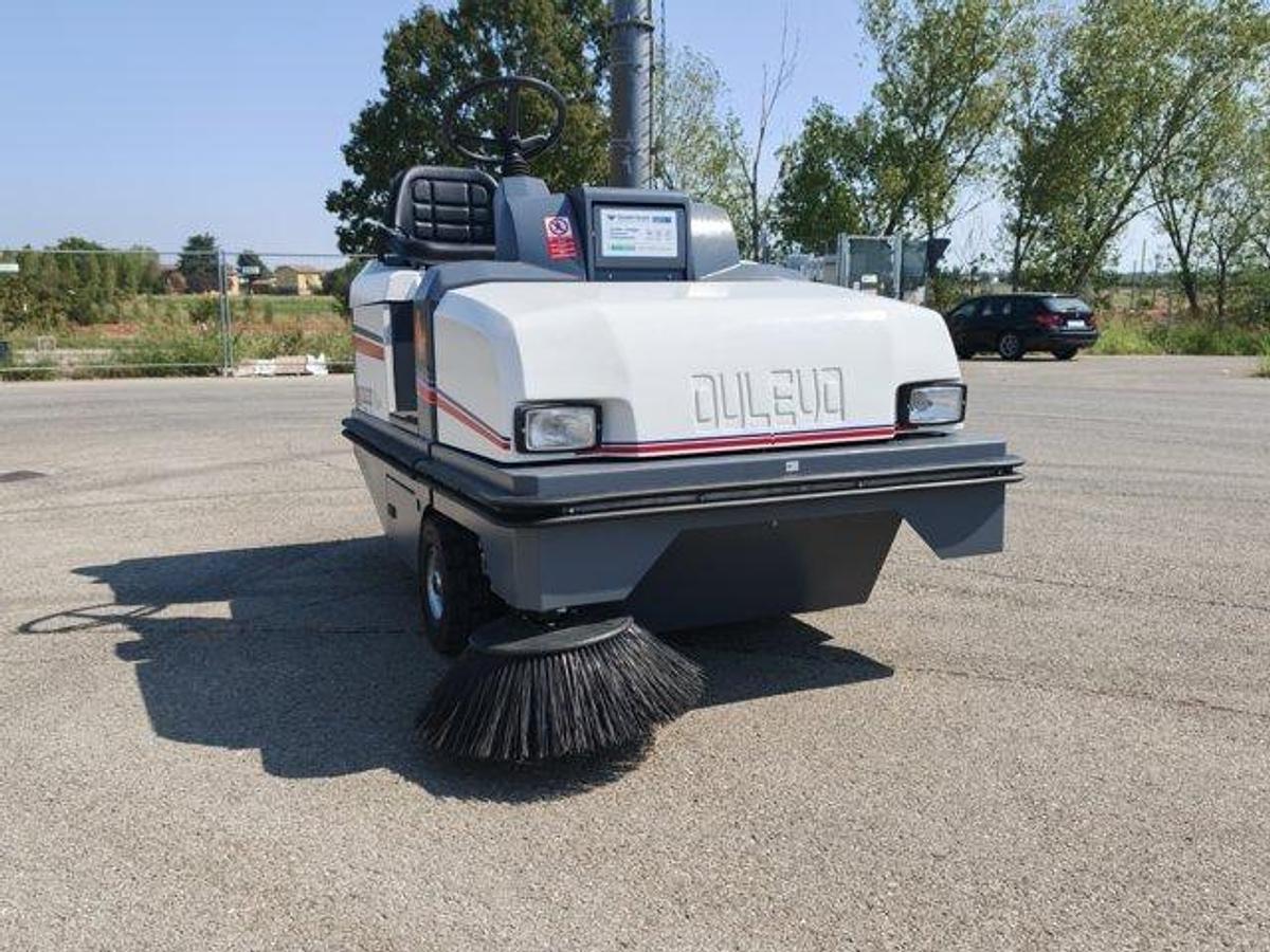 Refurbished REFURBISHED INDUSTRIAL SWEEPER DULEVO 90 DK