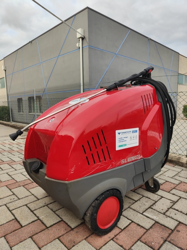 Rénové NETTOYEUSE HAUTE PRESSION AVEC EAU CHAUDE RÉVISÉE SL 15/200