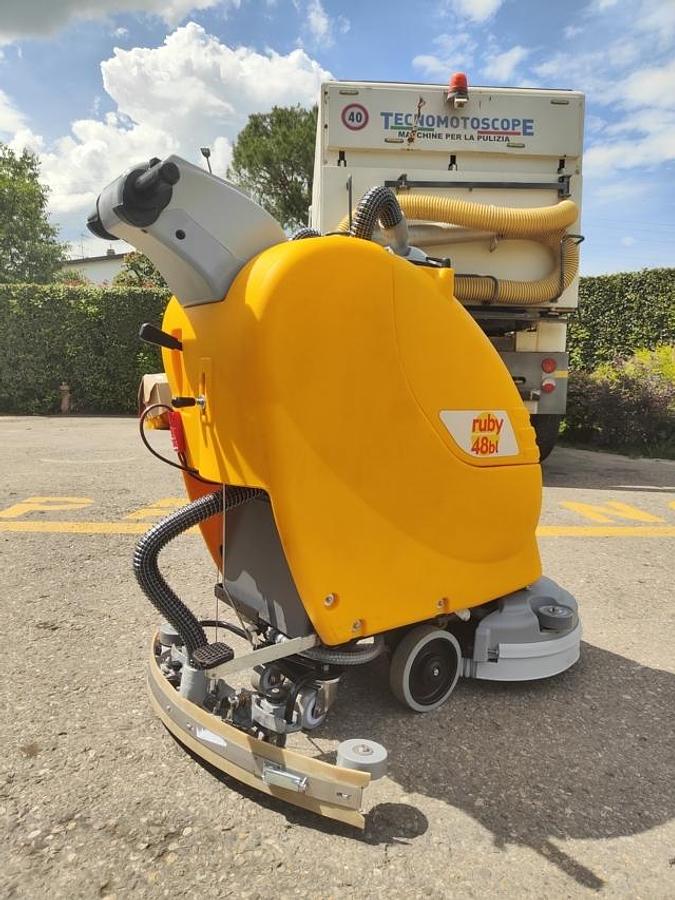 Refurbished 2019 INDUSTRIAL FLOOR SCRUBBER REVISITED RUBY 48 BL