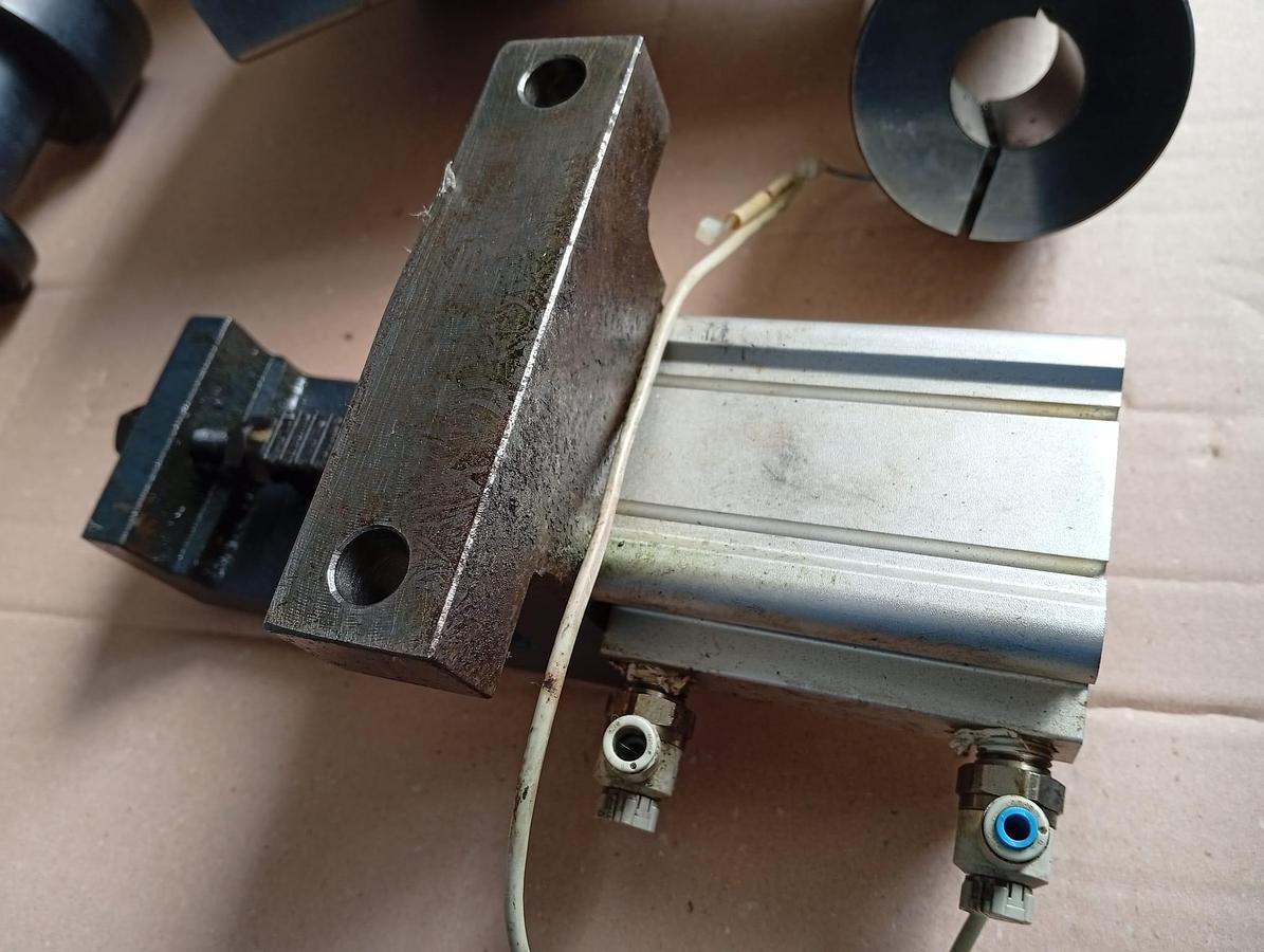 Used DOOSAN HANDLE mod. LYNX 2100