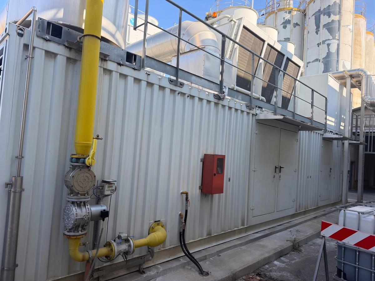 Used 2011 Jenbacher JGS 420 GS-N.L Containerized Gas Trigeneration Plant 1.413 kWe / ECO14