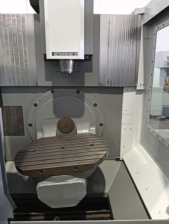 Usado CENTRO DE MECANIZADO VERTICAL DECKEL MAHO mod. DMU70 5 EJES 3+2