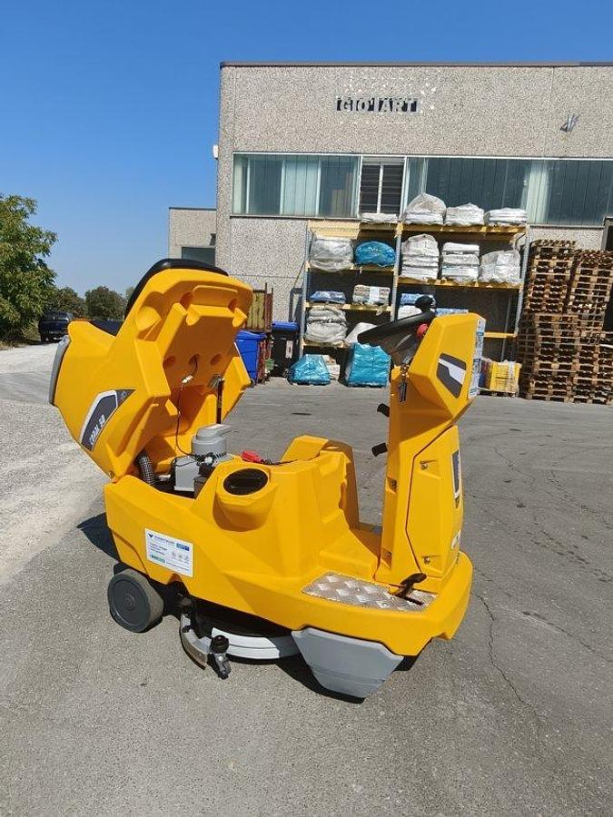 Refurbished 2024 INDUSTRIAL FLOOR CLEANER CORAL 50 REVISED