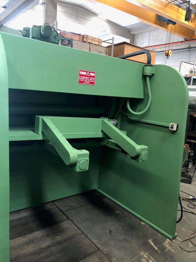 Used CBC GUILLOTINE SHEAR MOD.SN 15\12