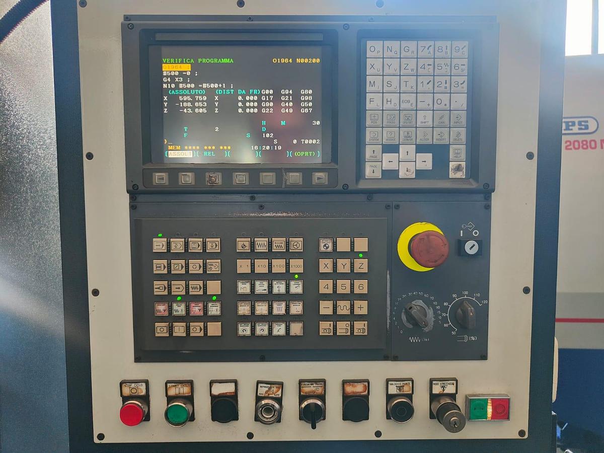 Used 2004 VERTICAL MACHINING CENTER WIKER model.VMC-1050