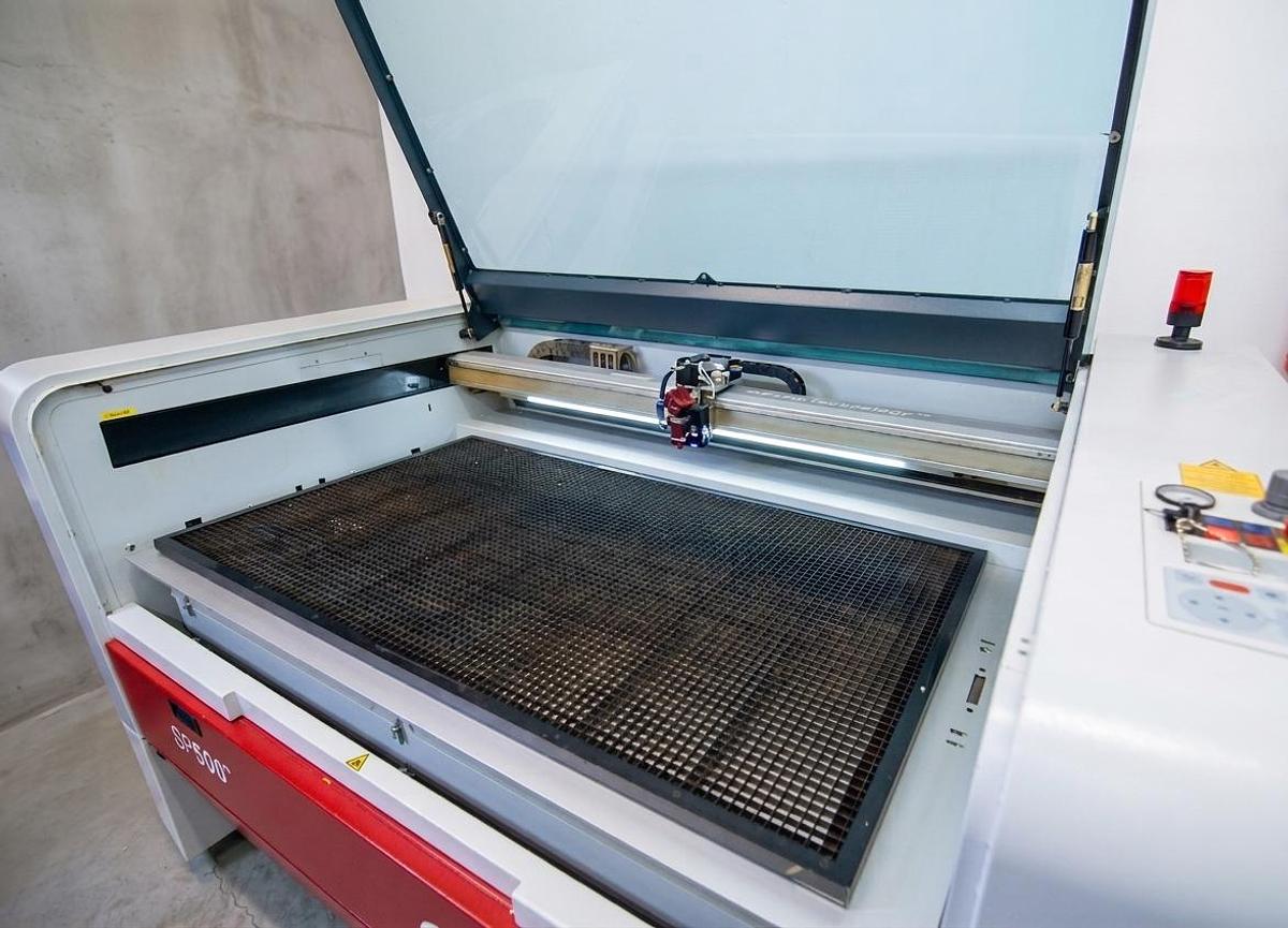 Used TROTEC SP500 200W CO2 Laser Cutter 1,550 Hours – Full Premium Pack
