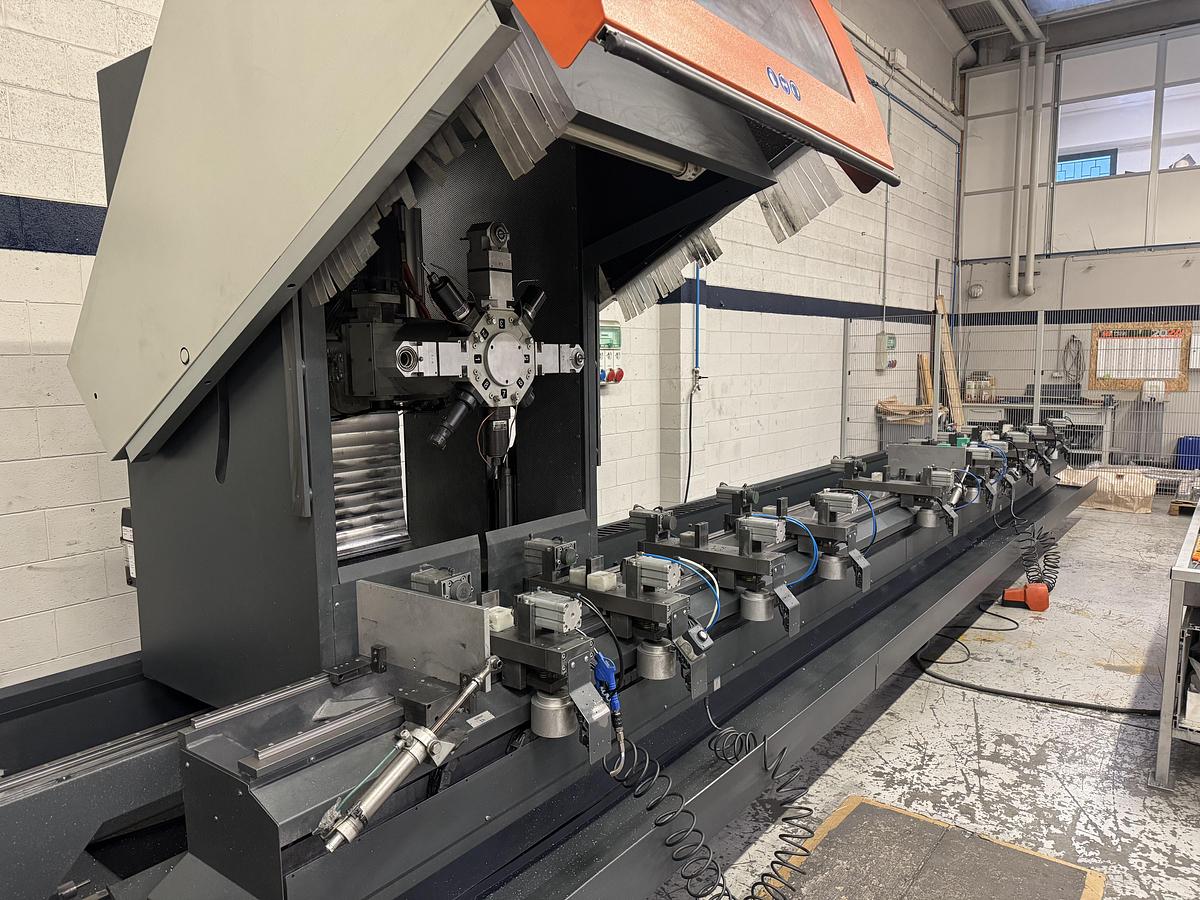 Used 2010 Elumatec SBZ 130 CNC Machining Center, 3-Axis