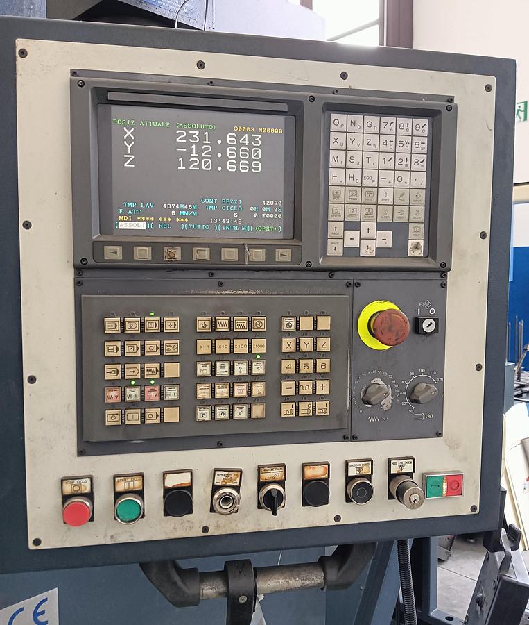 D'occasion CENTRE D'USINAGE VERTICAL WIKER VMC-1050