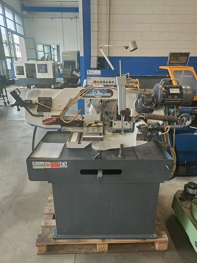 Used 2007 MACC SAWING MACHINE mod. SPECIAL 300 SI