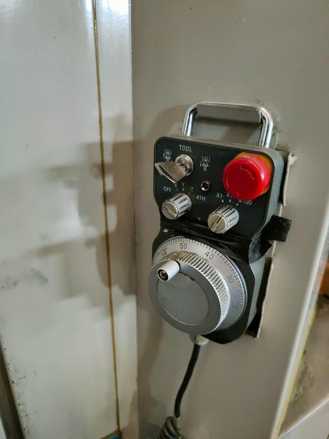 D'occasion CENTRE D'USINAGE VERTICAL ROTOPALLET HYUNDAI SPT-V550D