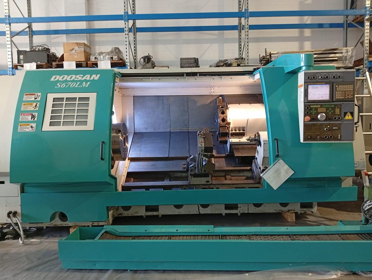 D'occasion TOUR DOOSAN modèle S670LM 2005