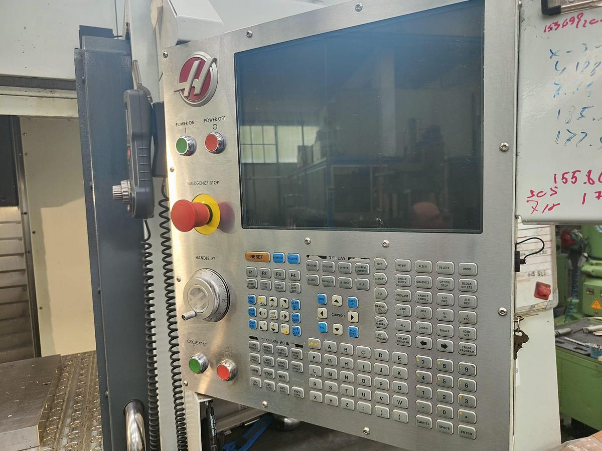 D'occasion Centre d'usinage HAAS VM6 2018