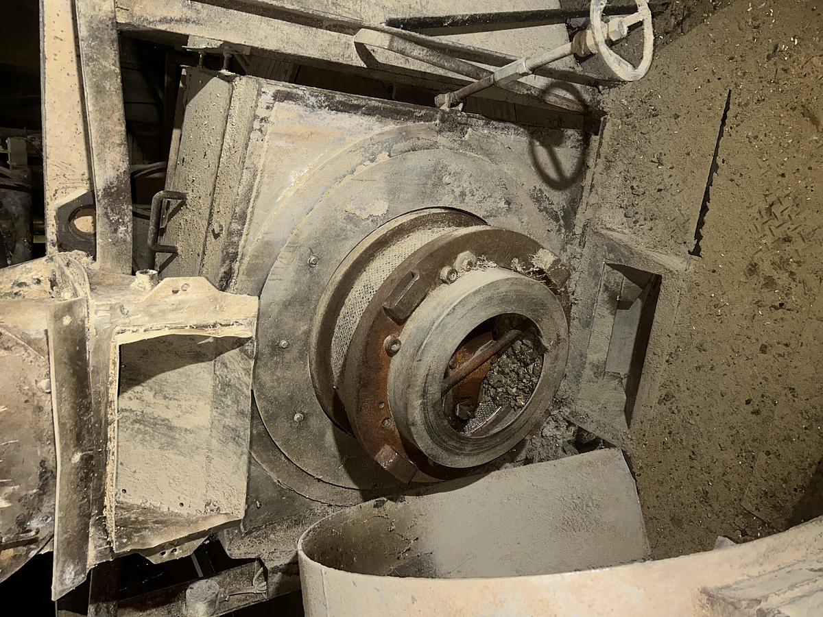 Used Complete dry petfood manufacturing plant