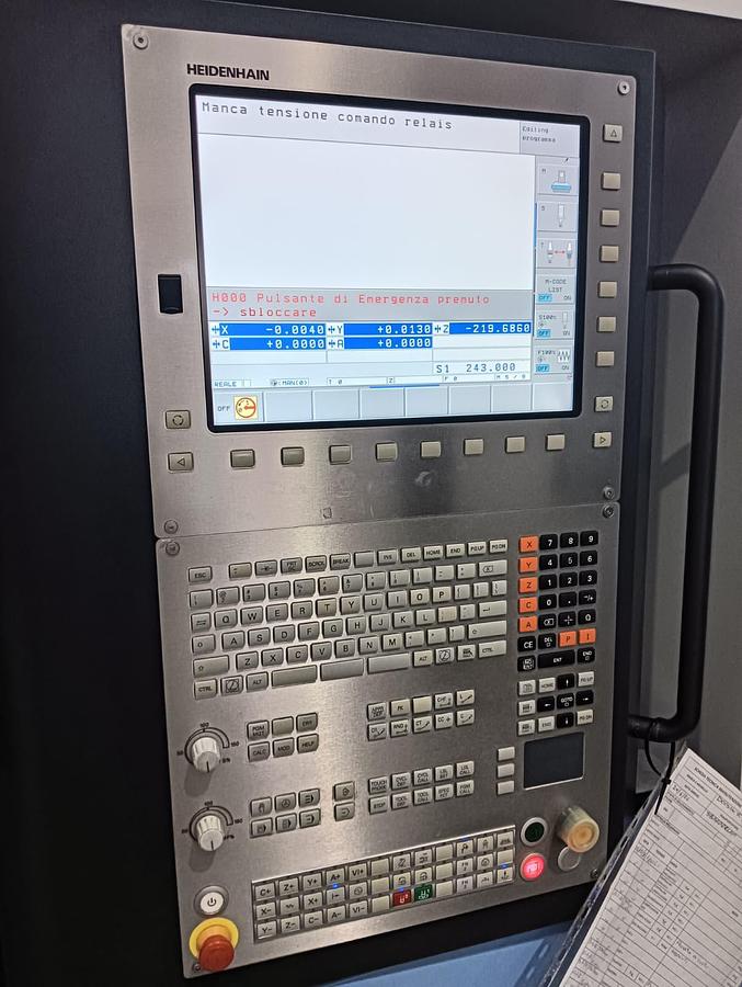 D'occasion CENTER VERTICAL DOOSAN À 5 AXES Mod. VC 630/5AX