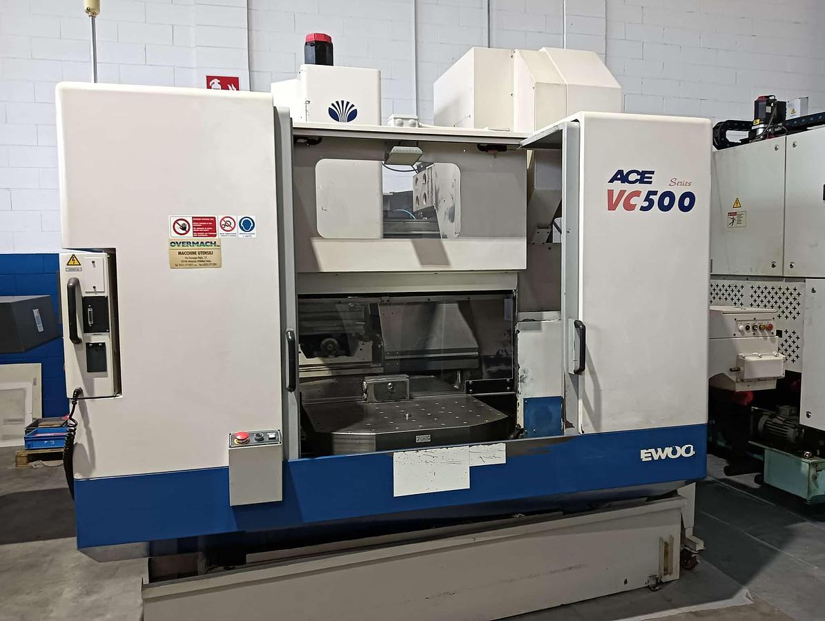 D'occasion Centre d'usinage vertical DAEWOO ACE-VC 500 ROTOPALLET 2000