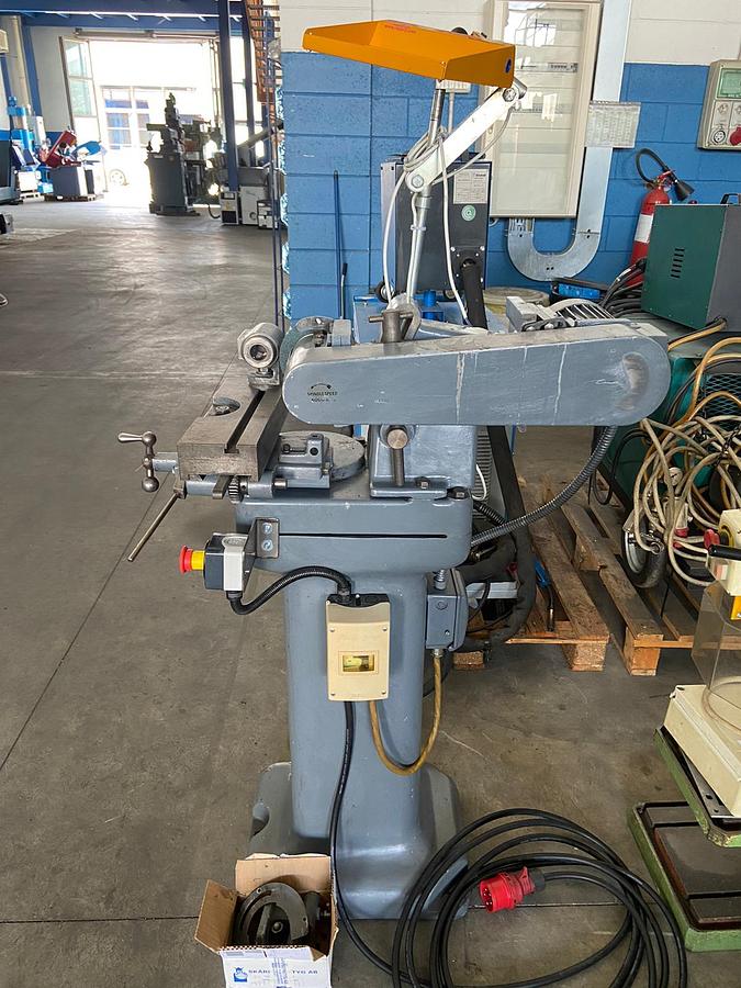 Used CLARKSON TOOL SHARPENING MACHINE