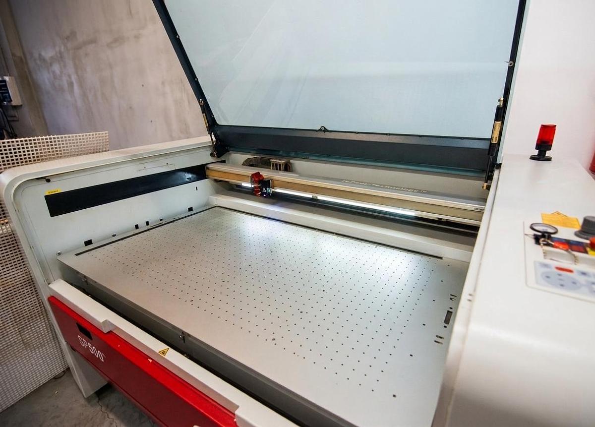 Used TROTEC SP500 200W CO2 Laser Cutter 1,550 Hours – Full Premium Pack