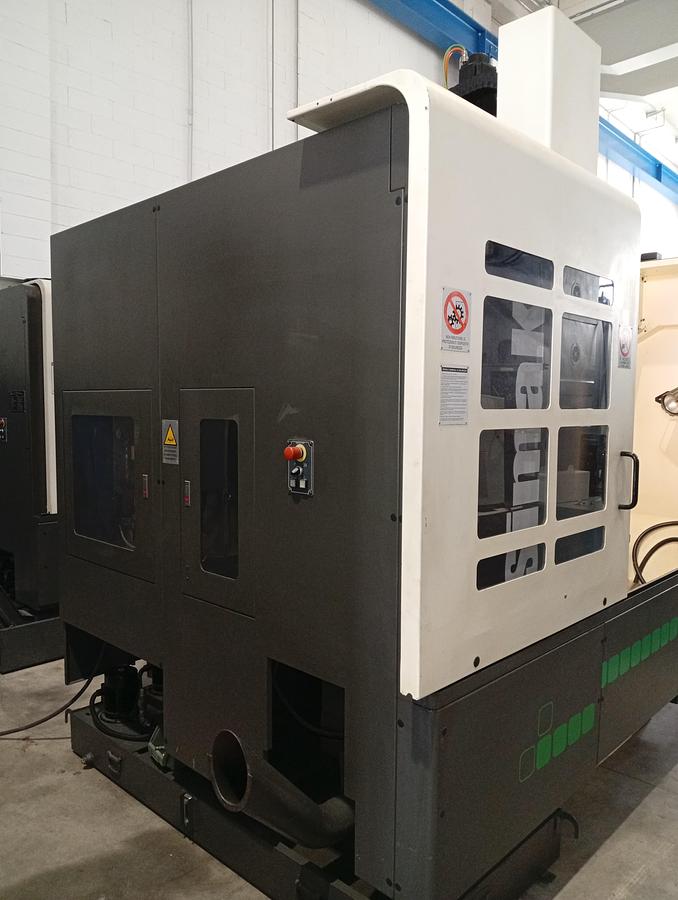 D'occasion CENTRE D'USINAGE À PORTIQUE SIMAK-VESTA, modèle SK105 SE, 2008