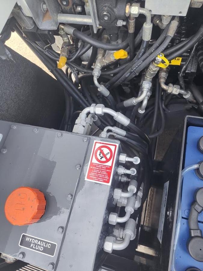 Used INDUSTRIAL FLOOR SCRUBBER DULEVO 120 EH ELECTRIC