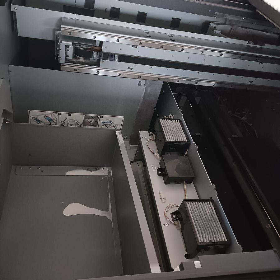 Used Epson SureColor SC-F3000 DTG Printer – Direct-to-Garment Textile Printing Machine