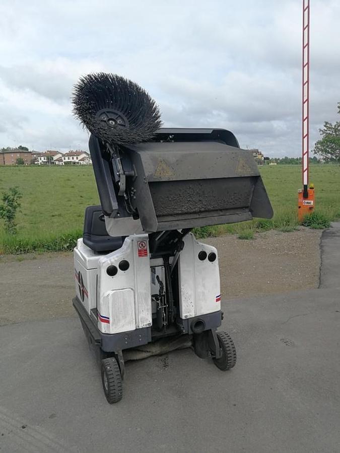 Used 2020 INDUSTRIAL FLOOR SCRUBBER DULEVO 1100 EH