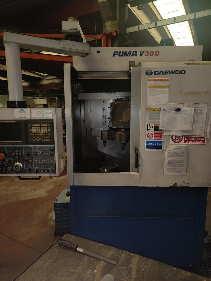 Used 2002 DAEWOO PUMA V300 VERTICAL LATHE