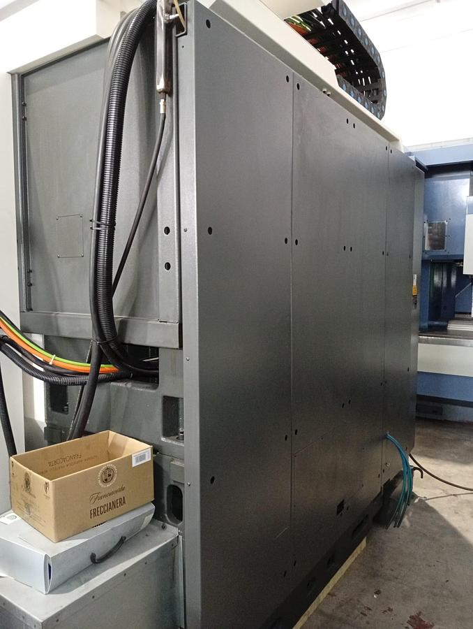 D'occasion CENTRE D'USINAGE À PORTIQUE SIMAK-VESTA, modèle SK105 SE, 2008