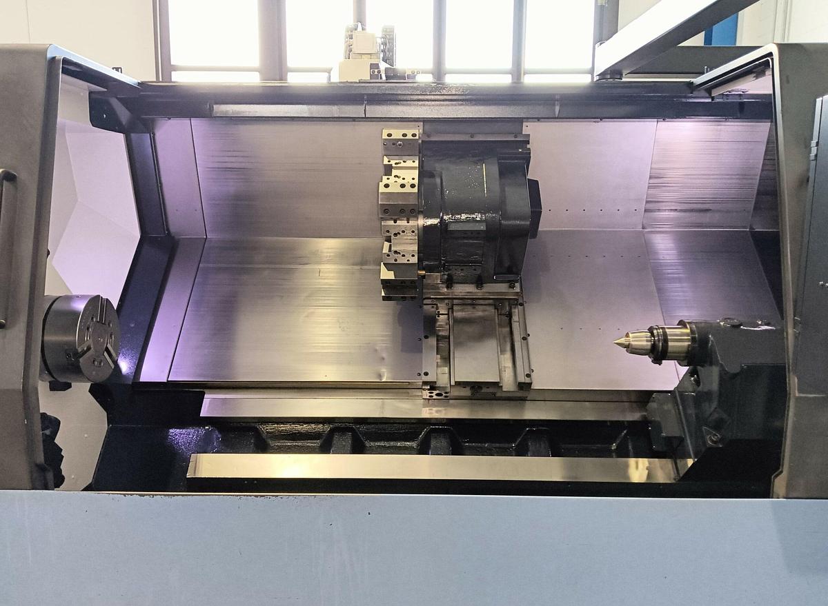 Used 2012 DOOSAN CNC lathe mod.PUMA 400 LA