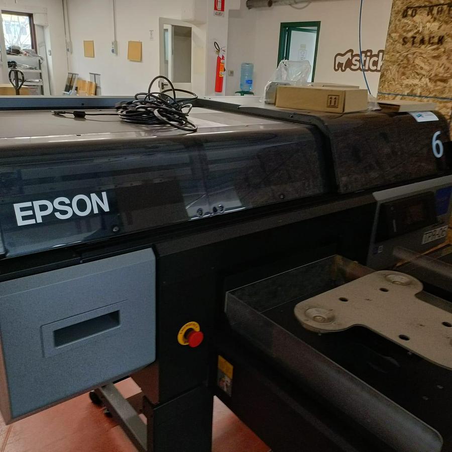 Used Epson SureColor SC-F3000 DTG Printer – Direct-to-Garment Textile Printing Machine