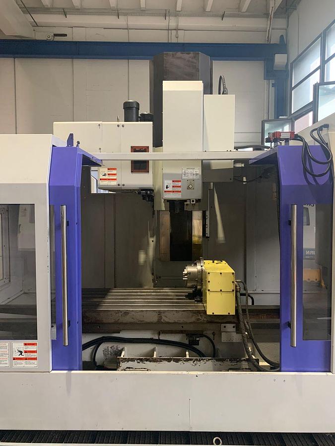 D'occasion CENTRE D'USINAGE VERTICAL MICROCUT modèle MCV-1300, 2002