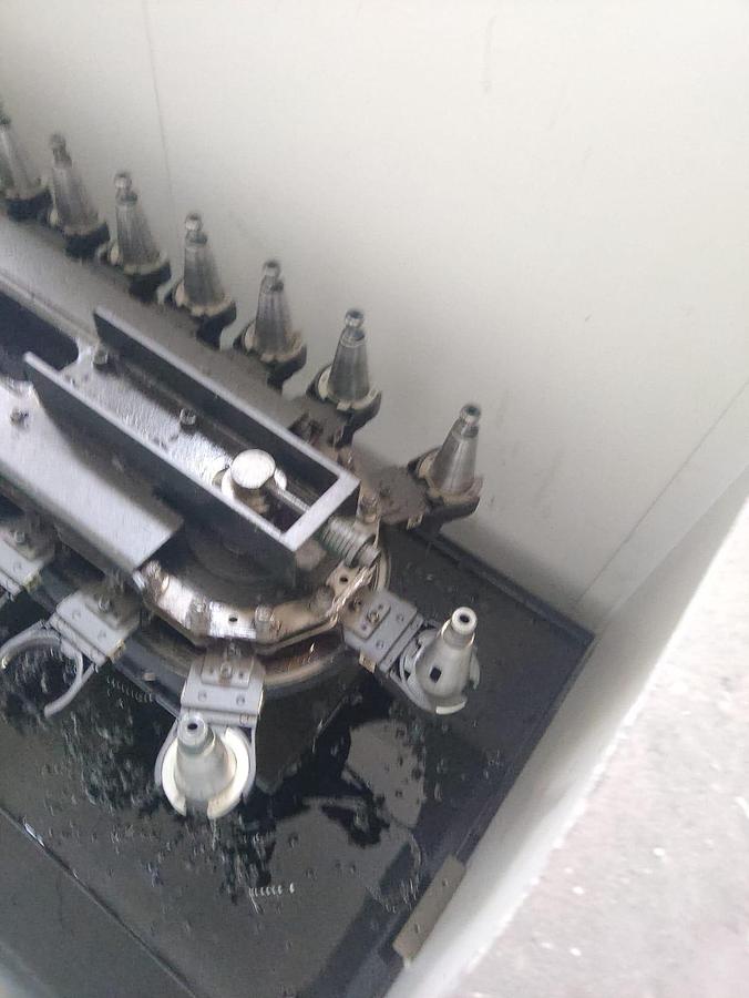 Usado CENTRO VERTICAL DOOSAN Mod. VC 630/5AX