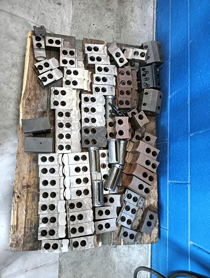 Used 2014 HYUNDAI CNC LATHE mod.L400LC