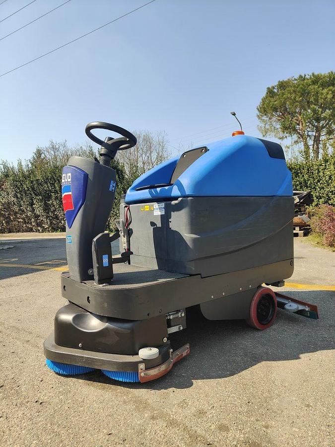 Refurbished 2022 FLOOR SCRUBBER REVISED DULEVO BOOST 300.10