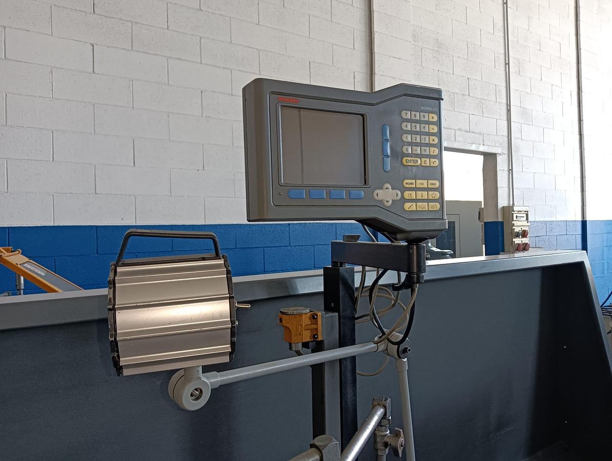 Used 2008 LATHE PARALLEL MOMAC mod.SM 260
