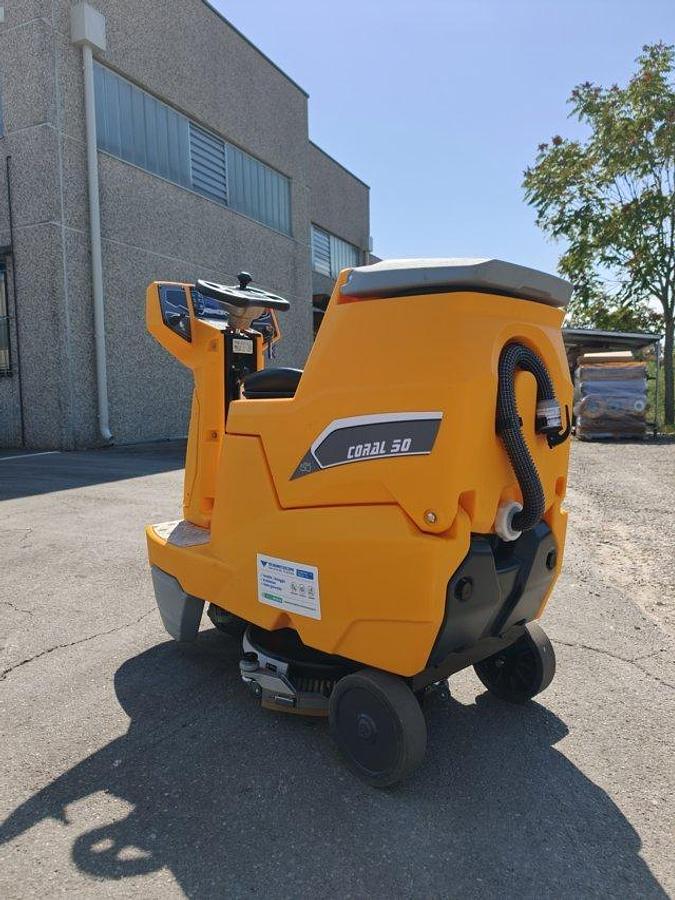 Refurbished 2024 INDUSTRIAL FLOOR CLEANER CORAL 50 REVISED