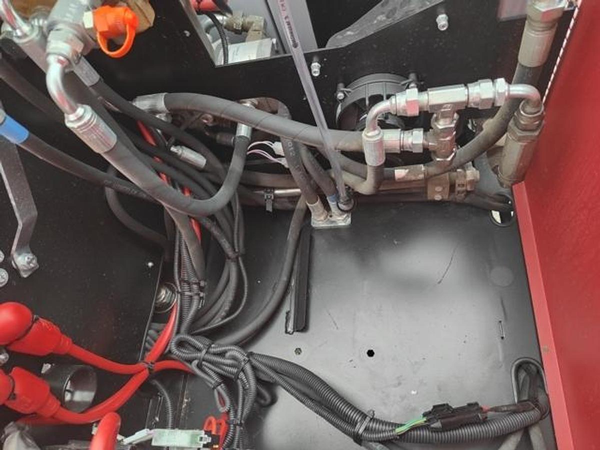 Refurbished REVISED RCm NOVE E TOP sweeper