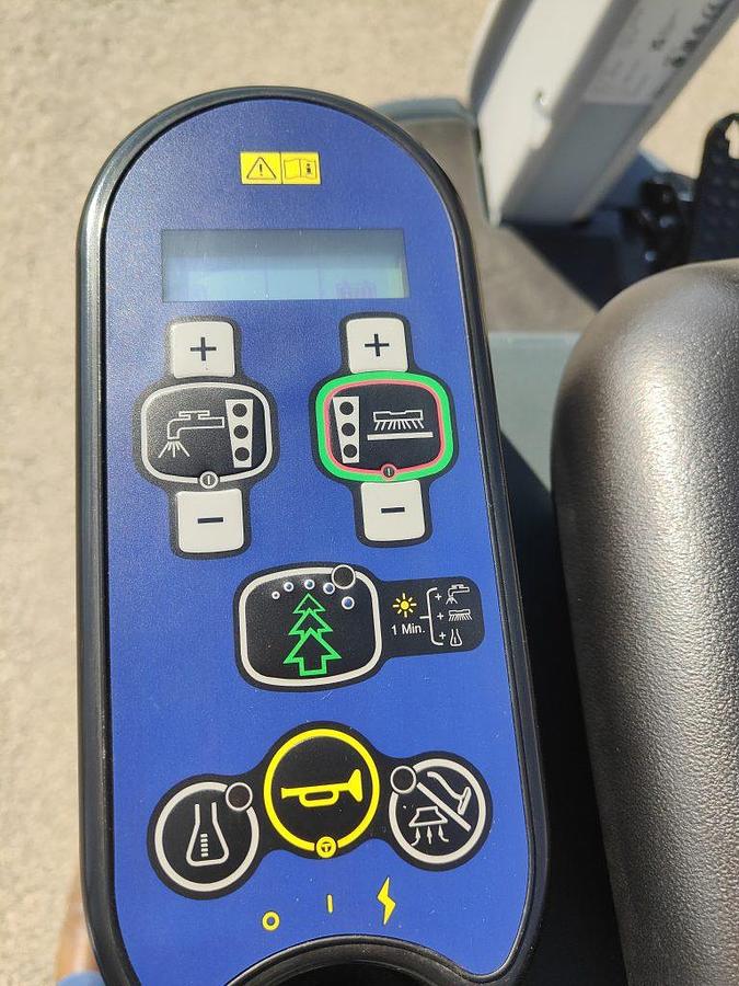 Used 2021 FLOOR SCRUBBER SWEEPER NILFISK BR 755C