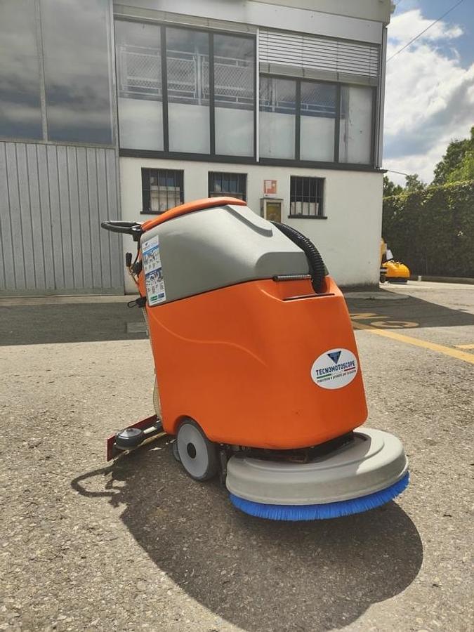 Refurbished 2022 FLOOR CLEANER REVAMPED I20 B NEW